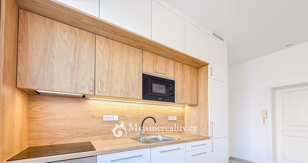 Pronájem zrekonstruovaného bytu s terasou, 3+kk, 95 m², ul. Pražská, Znojmo