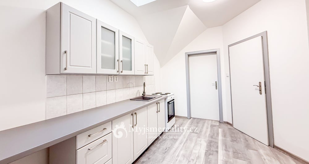 Prodej zrekonstruovaného bytu 2+1, 50 m², ul. U brány, Znojmo