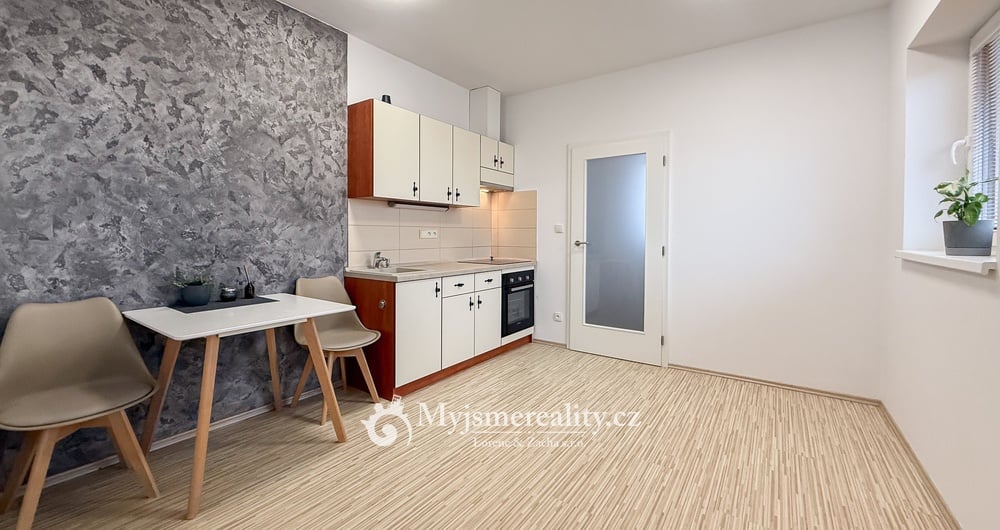 Prodej cihlového bytu 2+kk, 38 m², ul. Růžičkova, Znojmo