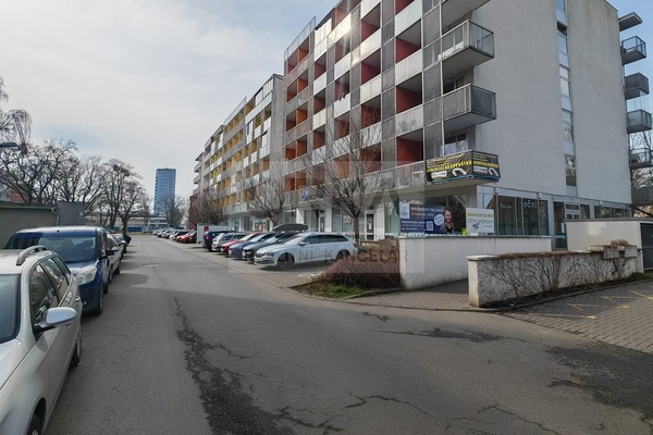 Prodej bytu, 1+kk, 32 m2 včetně lodžie, Olomouc, ul. Kavaleristů