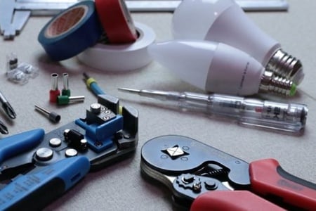 Nájemníci zaplatí od roku 2026 více za opravy v bytě.