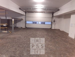 Pronájem garážového stání / zakladač, 15 m² - Praha - Malá Strana