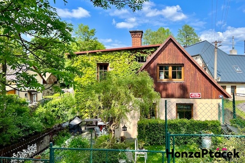 Prodej rodinného domu Hejnice Honza Ptáček realitní makléř v Praze - exterier10