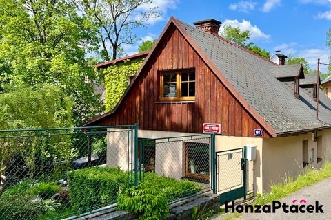 Prodej rodinného domu Hejnice Honza Ptáček realitní makléř v Praze - exterier7