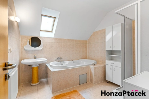 Prodej rodinného domu Sibřina, Kolodějě Honza Ptáček realitní makléř v Praze - exterier12