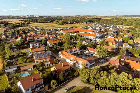 Prodej rodinného domu Újezd u Průhonic Honza Ptáček realitní makléř v Praze2