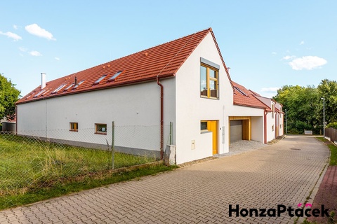 Prodej rodinného domu Újezd u Průhonic Honza Ptáček realitní makléř v Praze18