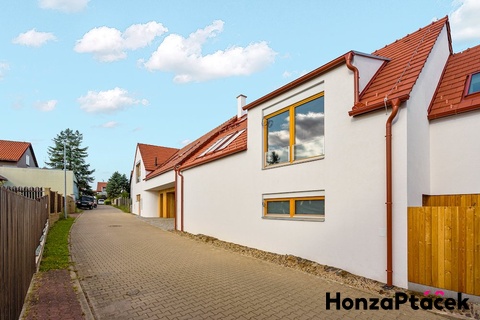 Prodej rodinného domu Újezd u Průhonic Honza Ptáček realitní makléř v Praze19