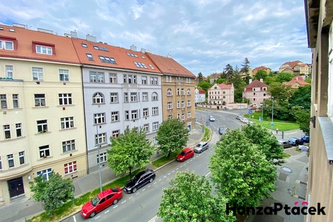 Prodej bytu 2+kk Praha Na dolinách Podolí Praha realitní makléř • realitní kancelář • realitní služb