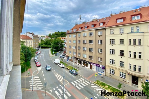 Prodej bytu 2+kk Praha Na dolinách Podolí Praha realitní makléř • realitní kancelář • realitní služb