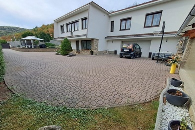 Dvougenerační dům 2+1, 4+1, pozemek 1242 m2, garáž, bazén, K Vodopádům, Srbsko u Karlštejna, Ev.č.: RkBe164