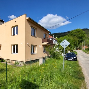 Prodej, dvougeneračního domu s krásnou zahradou,  CP 895 m2, Borač u Tišnova