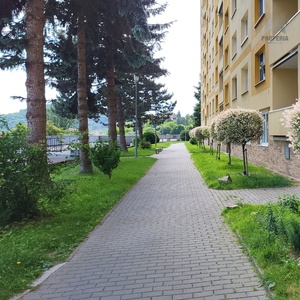 Prodej rekonstruovaného bytu v OV 2+1, ul. Jasanová, Brno - Jundrov, 8.p/8, CP 57 m2, zděné jádro, neprůchozí pokoje, šatna, klidné bydlení, výhled na Brno i do lesa