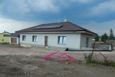 Prodej novostavby rodinného domu s dvojgaráží a zahradou, Čebín, Ev.č.: 00093