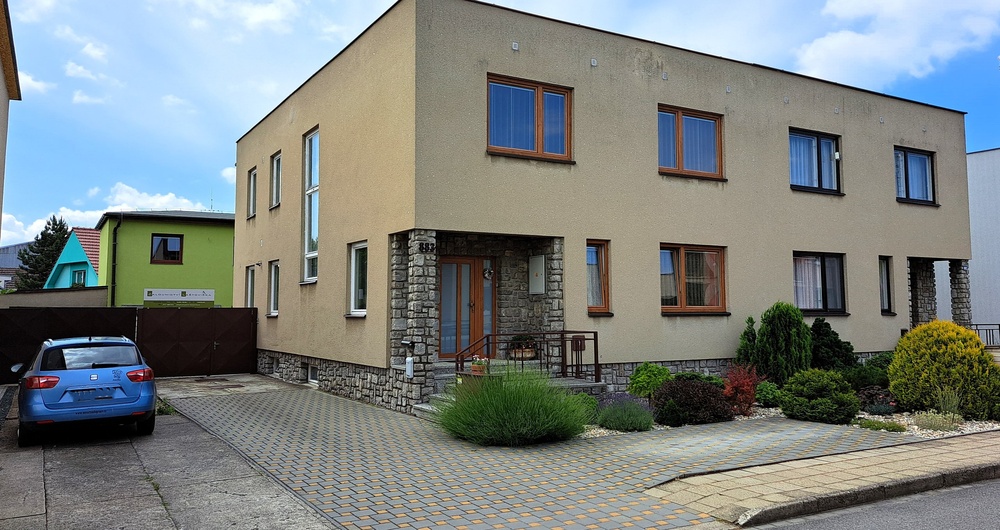 Prodej rodinného domu 281 m² s pozemkem 364 m² v Újezdě u Brna