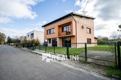 Prodej prostorného třípatrového rodinného domu 300 m² v Karviné na ulici Lesní, Ev.č.: 00758