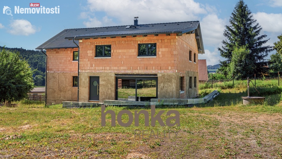 Prodej rodinného domu 280 m², Otov