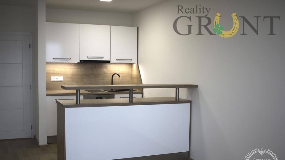 Prodej byty 1+kk, 32 m² - Karviná - Mizerov