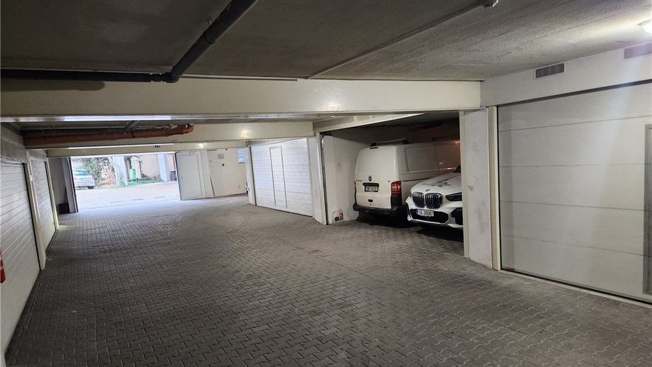 Pronájem garážové stání, 16 m² - Znojmo