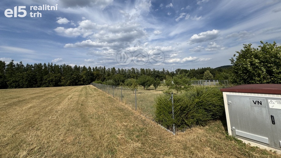 Prodej louky 1 093 m², Hradištko