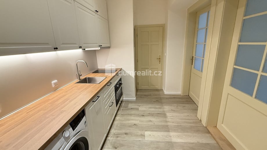 Pronájem byty 2+1, 45 m² - Praha - Vršovice