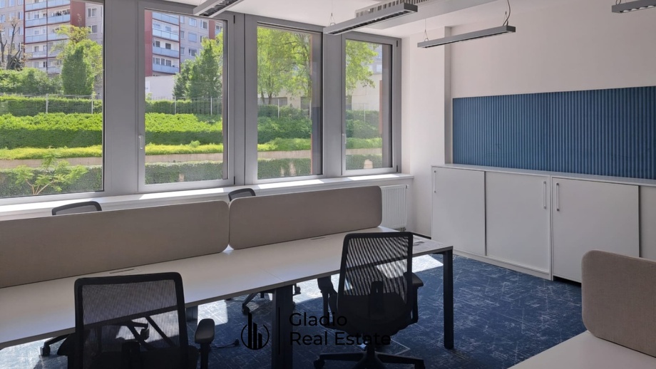 Pronájem kanceláře, 28 m² - Praha - Nusle
