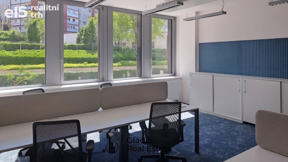 Pronájem kanceláře, 28 m² - Praha - Nusle