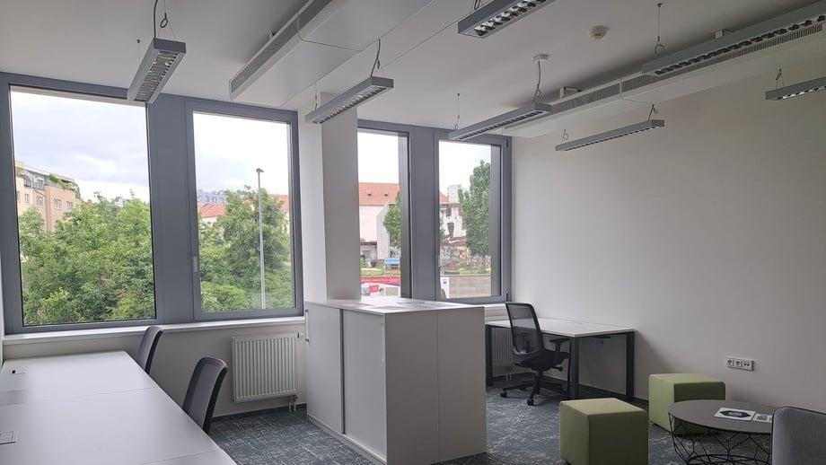 Pronájem kanceláře, 28 m² - Praha - Nusle