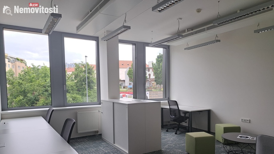 Pronájem kanceláře 28 m², Praha - Nusle