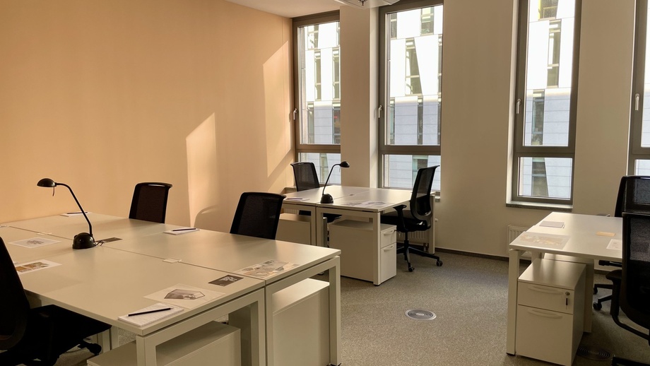 Pronájem kanceláře, 29 m² - Praha - Karlín