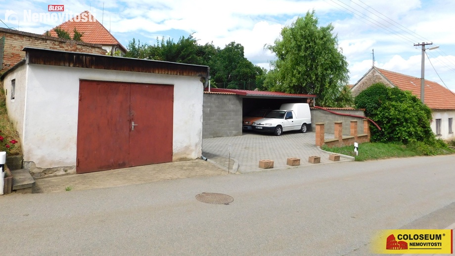 Prodej garáže 28 m², Božice