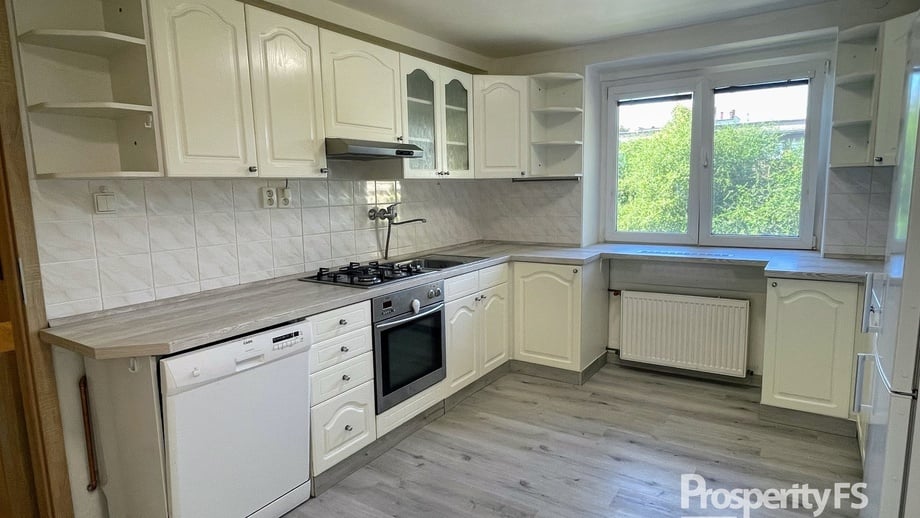 Pronájem byty 2+1, 50 m² - Kladno