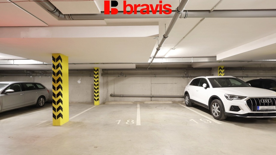 Pronájem garážové stání, 12 m² - Brno - Štýřice