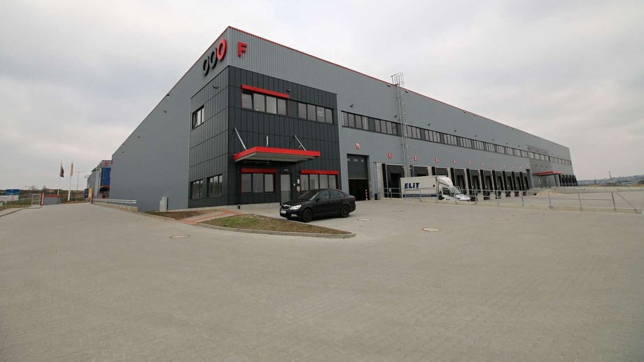 Pronájem výroba, 16 000 m² - Hostivice