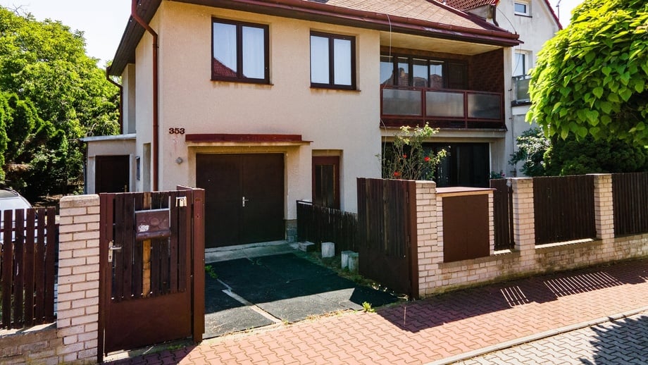 Prodej rodinné domy, 200 m² - Praha - Dolní Měcholupy