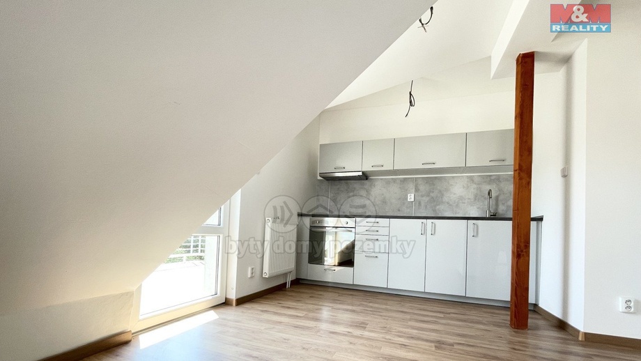 Pronájem byty 2+1, 55 m² - Chomutov