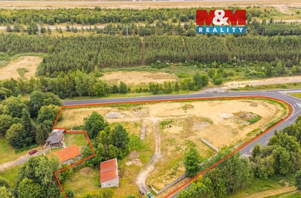 Prodej komerčního pozemku 10 168 m², Dolní Nivy