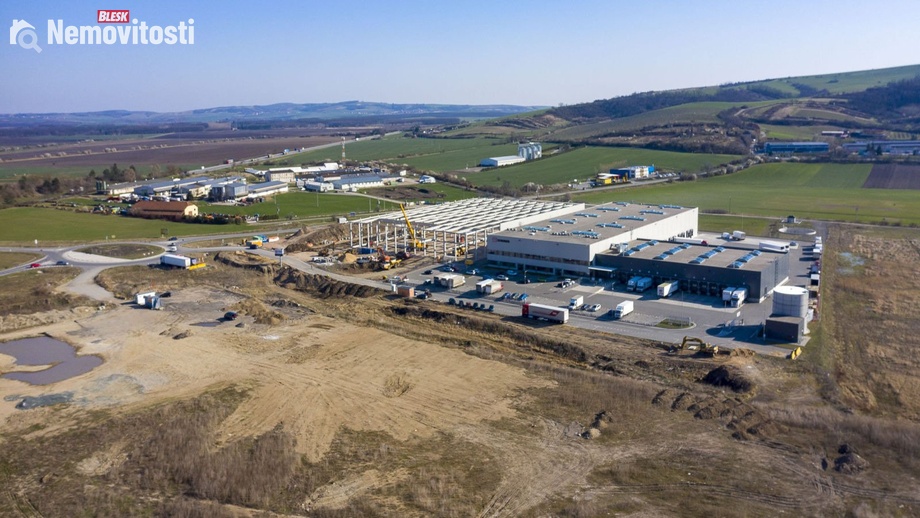 Pronájem výrobního prostoru 5 184 m², Blučina