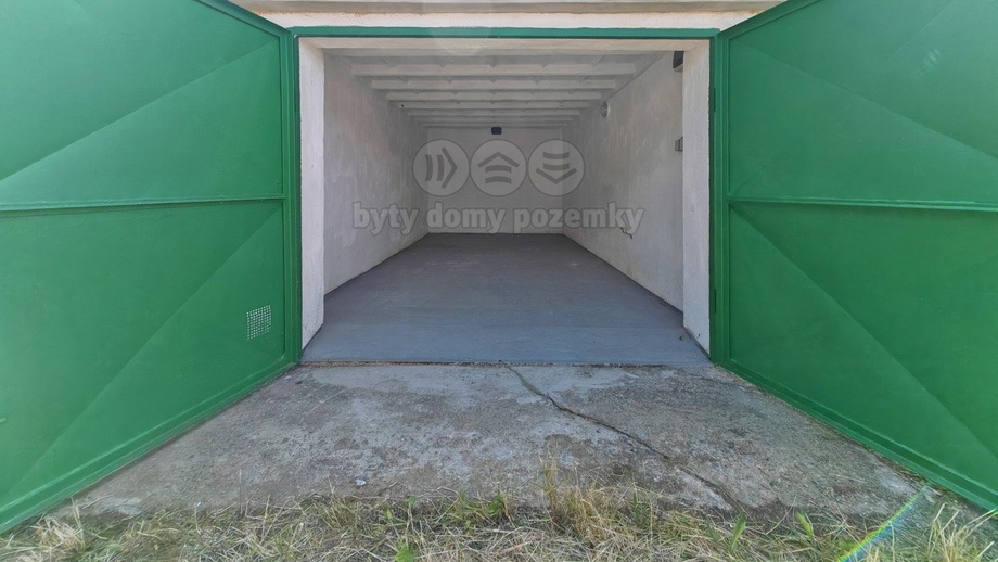 Prodej garáže, 18 m² - Hradec Králové - Slezské Předměstí