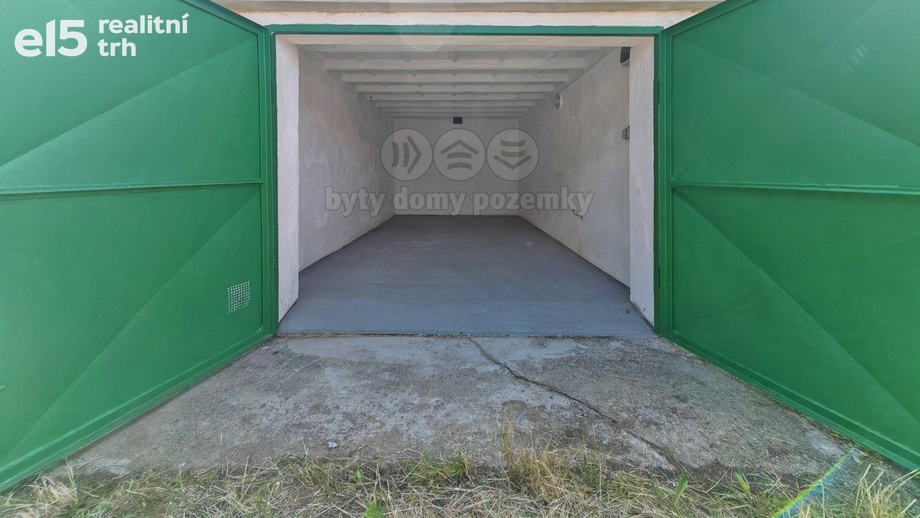Prodej garáže 18 m², Hradec Králové