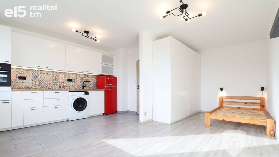 Pronájem bytu 1+kk 30 m², Praha - Hloubětín