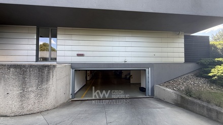 Prodej garážového stání 13 m², Praha - Prosek