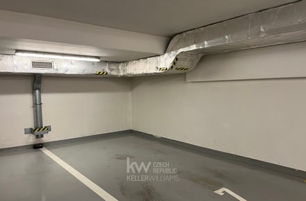 Prodej garážového stání 13 m², Praha - Prosek
