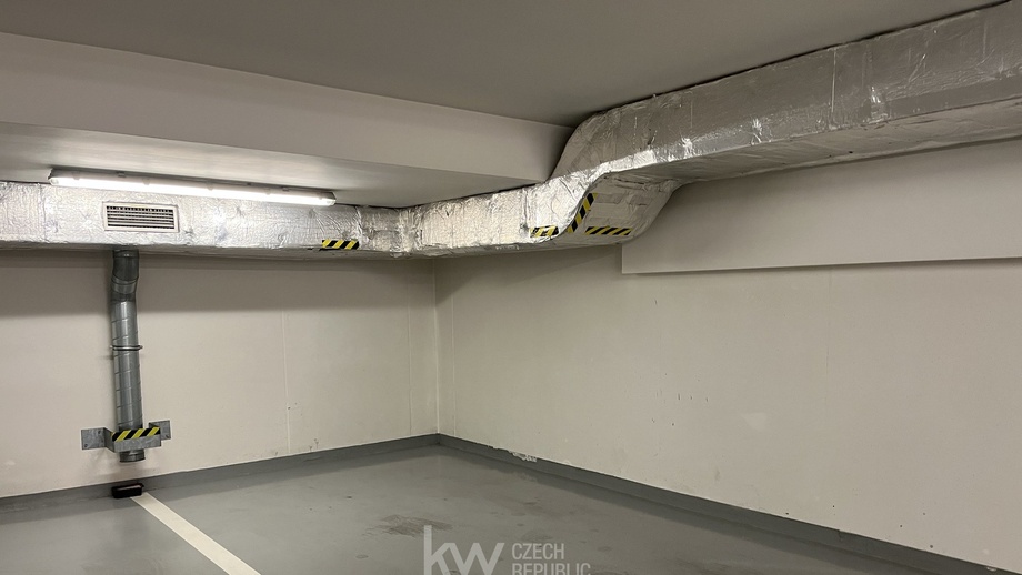 Prodej garážového stání 13 m², Praha - Prosek