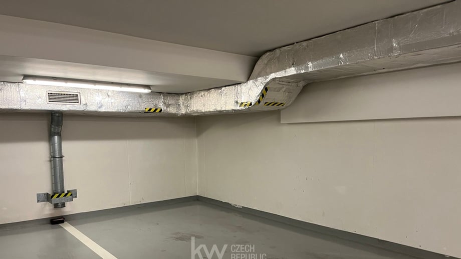 Prodej garážové stání, 13 m² - Praha - Prosek