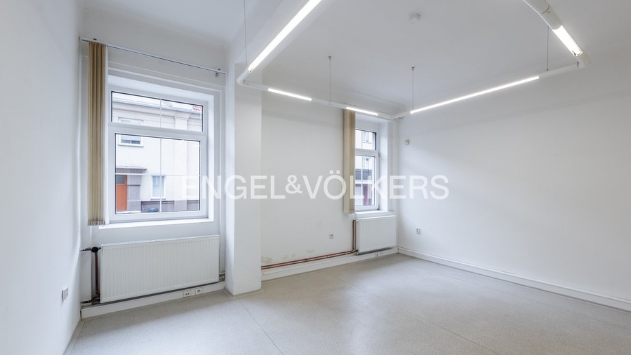 Pronájem kanceláře, 70 m² - Praha - Strašnice
