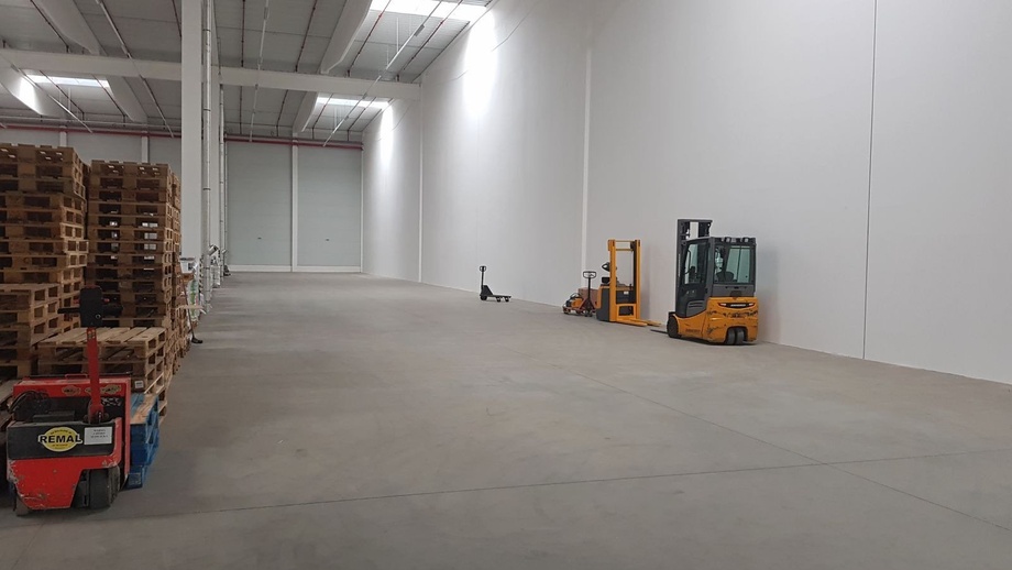 Pronájem sklady, 860 m² - Hněvotín