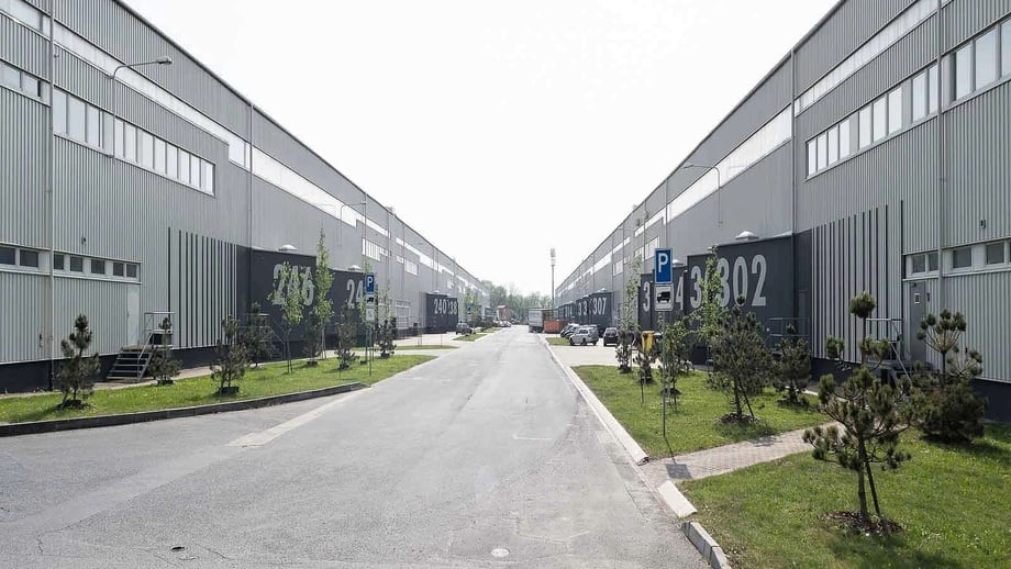 Pronájem výroba, 2 333 m² - Kněževes