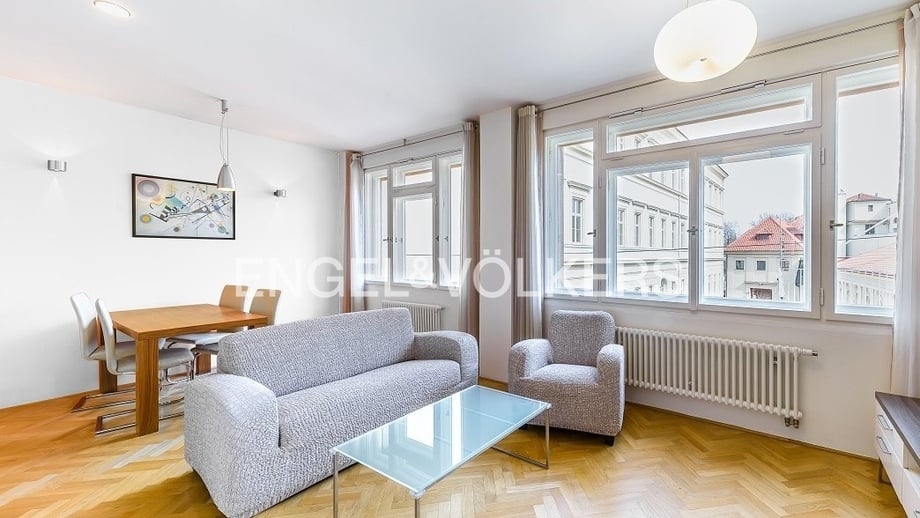 Pronájem bytu 2+kk 57 m², Praha - Malá Strana