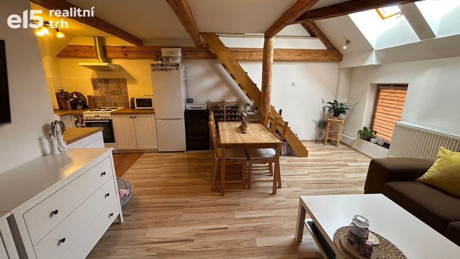 Pronájem bytu 2+kk 85 m², Střítež